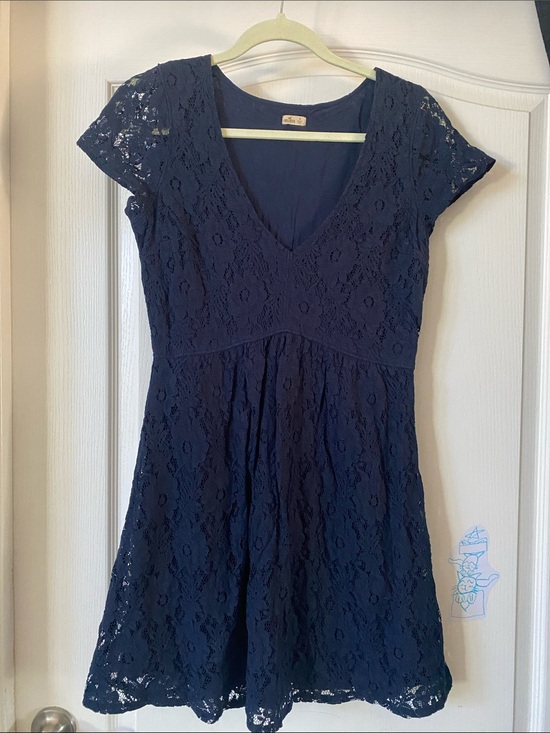 Hollister Dresses & Skirts - Hollister Navy Lace V-Neck Mini Dress